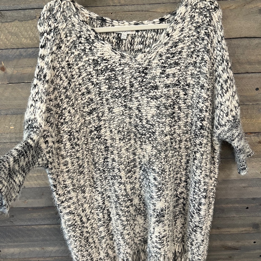 Chunky Knit Sweater Frayed Trim